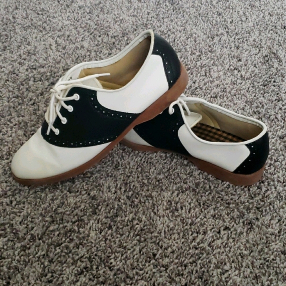 "Saddle" Shoes 👟👞